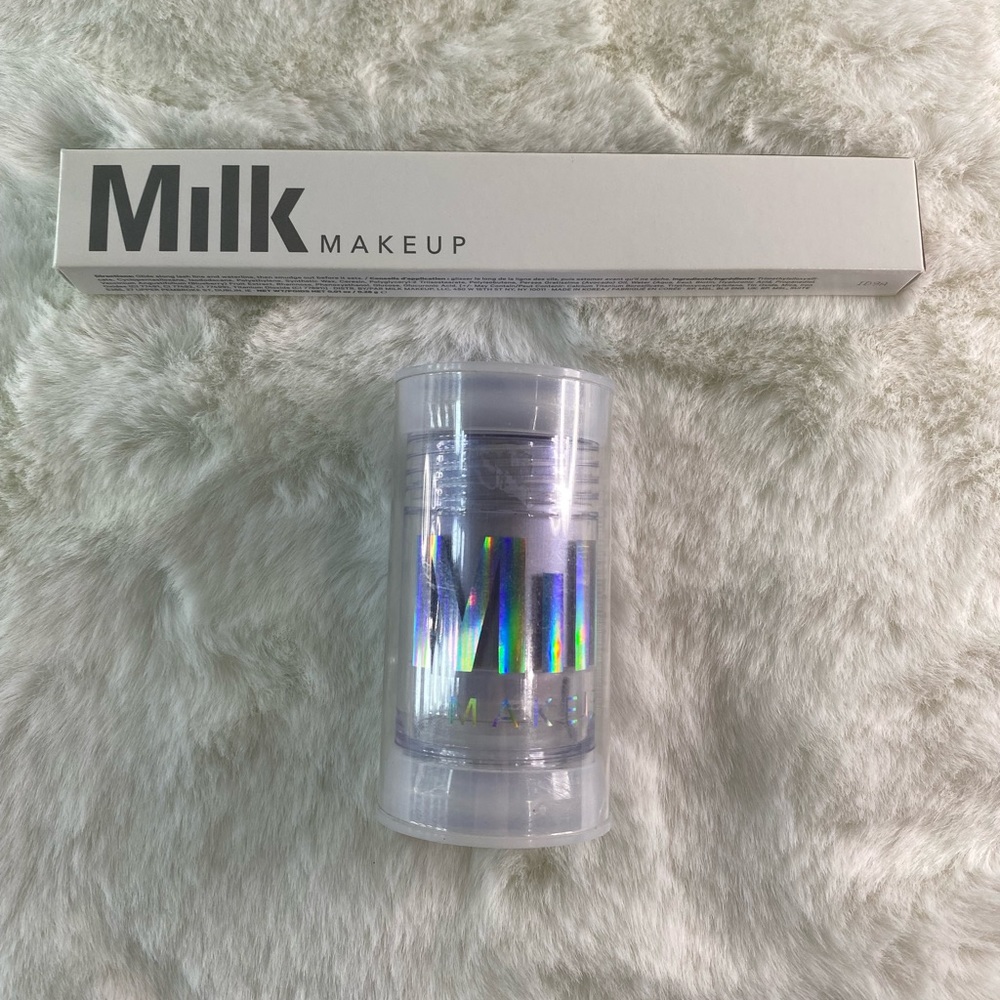 MILK MAKEUP
Holographic Stick in Supernova 28g
Long wear gel eyeliner .28g